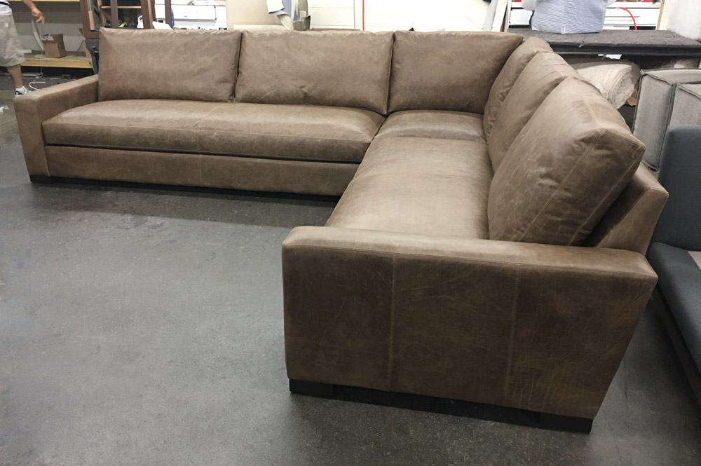 Braxton L Sectional in Italian Berkshire Burlap - Right arm facing view