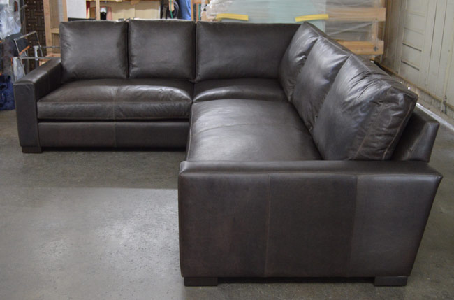 Right Arm Facing view of the Braxton Mini L Sectional Sofa in Italian Berkshire Anthracite Leather