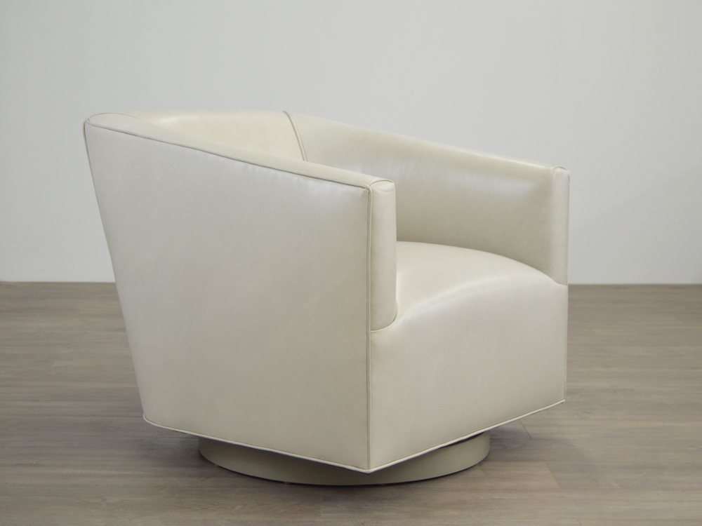 Entro Shelter Arm Leather Swivel Chair